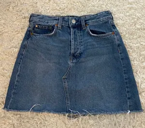 H&M Denim Skirt Size 6 thumbnail 1