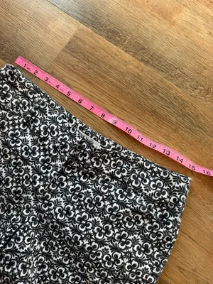 White House Black Market Black & White Patterned High Waist Shorts thumbnail 4