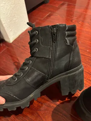 Guess Leather Boots thumbnail 4