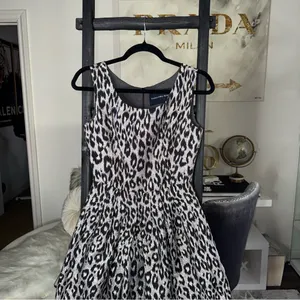Samantha Sung Silk Leopard Fit And Flare Dress Womens 2 Silver Black Ivory Work thumbnail 5