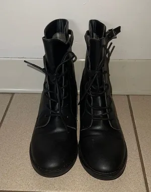 Black Boots Size 9 thumbnail 2