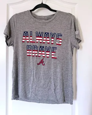 Tailgate Always Brave Atlanta Braves Stars Stripes Gray Tee XS Patriotic MLB thumbnail 1