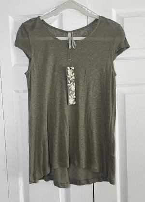 Kische Tee Womens Size S Olive Green Linen Blend Slub Knit Short Sleeve NEW thumbnail 1