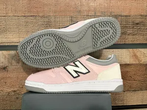Pink and white New Balance thumbnail 3