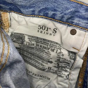 Levi's 501 Skinny Jeans Womens 24‎ High Rise Light Wash Distressed Denim 24x28 thumbnail 15