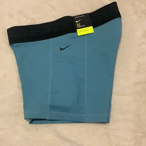 Nike Teal  Pro Shorts With Side Pockets thumbnail 3