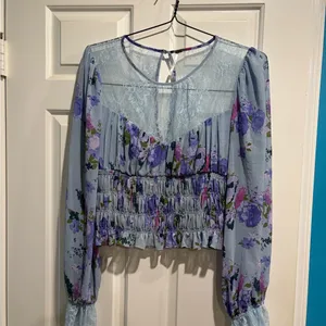 Free People Daphne Floral-print Smocked Top blouse blue purple sz L thumbnail 3
