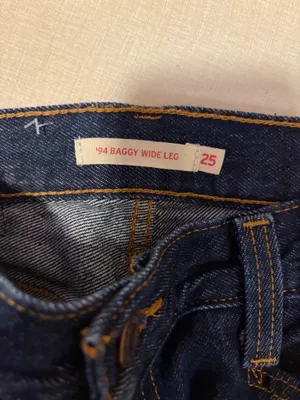 94 Baggy Wide-Leg Levi’s Jeans thumbnail 5