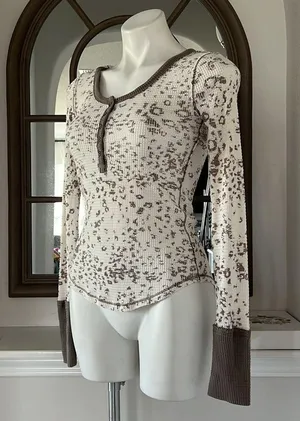 Free People 'Davis' Mottled Thermal Henley Tee, Size S, Excellent! thumbnail 4