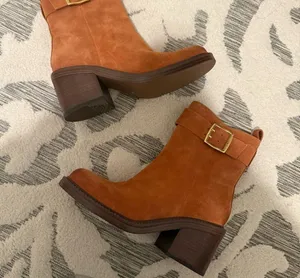 Bembonie Bootie in Warm Caramel Suede Size 9.5 NEW thumbnail 2