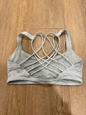 Lululemon Size 8 free to be wild bra thumbnail 3
