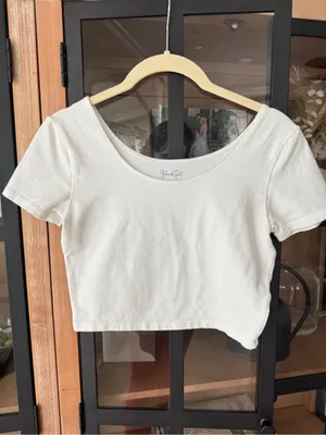 Brandy Melville cropped top tee scoop neck short sleeve john galt thumbnail 2