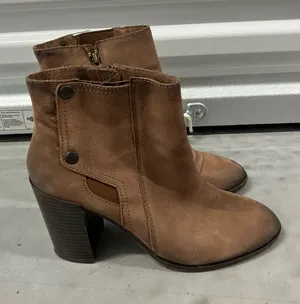 Nicole booties size 9 Brown thumbnail 1