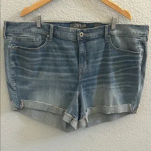 Torrid 5 INCH VINTAGE STRETCH MID-RISE SHORT SIZE 26 thumbnail 3