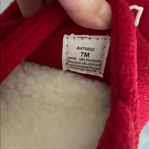 Women’s Life Is Good house slippers red fleece “Peace Love Dogs” new size 7 NEW thumbnail 5