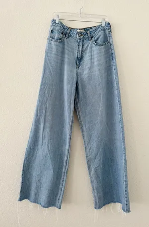 Abercrombie & Fitch Curve Love High Rise Wide Leg Jeans Light Wash 31 Extra Long thumbnail 1