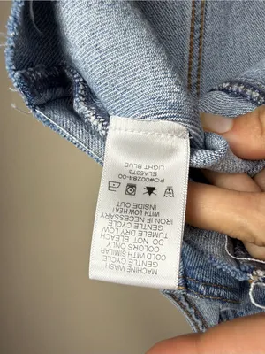 Evereve Denim Vest - Light Blue Wash, Distressed, Cropped - Size Small thumbnail 9