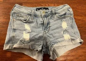 Hollister jean short thumbnail 1