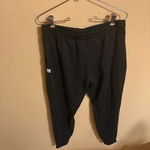 Vuori Performance Joggers in Charcoal Heather thumbnail 5