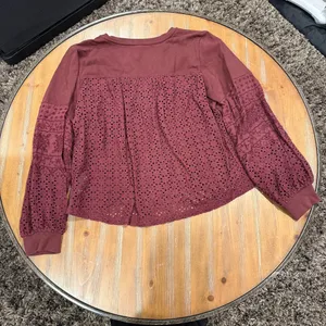 Anthropologie Plum Eyelet Yoke V Neck Pullover Sweatshirt Women's Size L Cotton thumbnail 7