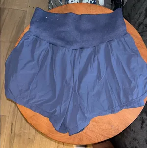 Women’s seamless waistband shorts joylab thumbnail 2