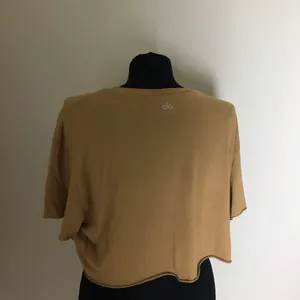 Alo Casual Tan Women's Crop Top thumbnail 2