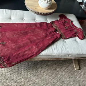 Non Signe Women’s Maroon Golden Metallic Lehenga Choli Blouse + Skirt Size 30 thumbnail 2