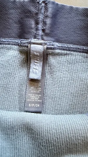 Skims women’s brief thumbnail 2