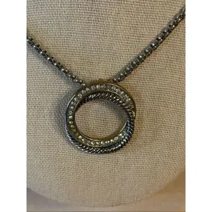 Rings Crossover Pendant Necklace in silver and gold tones (7462) thumbnail 2
