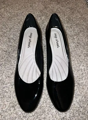 Easy Street Black Pumps thumbnail 2