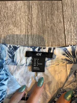 H&M Womens US Size 6 Blue and White Floral Shorts thumbnail 3