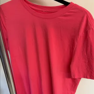 lululemon athletica Red Short Sleeve Tee thumbnail 1