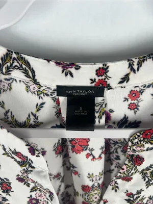 Ann Taylor White Floral Wrap-Style Blouse with‎ Pink & Red Blooms thumbnail 3