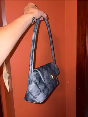 Quilted style Blue Shoulder Bag with Gold Clasp thumbnail 2