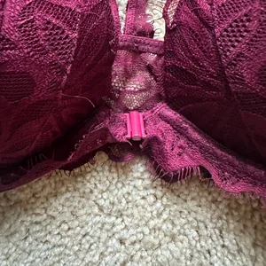 Victoria Secrets Pink WEAR EVERYWHERE PUSH-UP BRA in Maroon Lace thumbnail 2