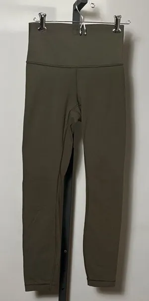 Lululemon Size 4 Wunder Under High-Rise 7/8 Tight 25" Full-On® Luon thumbnail 1
