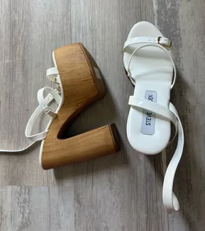 Steve Madden platform sandals thumbnail 1