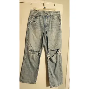 AMERICAN EAGLE Skylight Blue Strigid Ripped Knee High-Waisted Stovepipe Jeans thumbnail 3