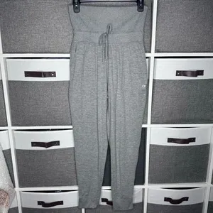 GapFit Brushed Tech Jersey Joggers Gray Size XS thumbnail 2