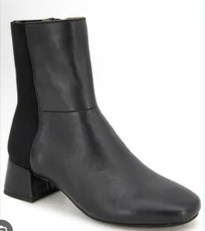 Gentle Souls by Kenneth Cole Eileen Stretch Leather Side Zip Boot Size 5 Black thumbnail 1