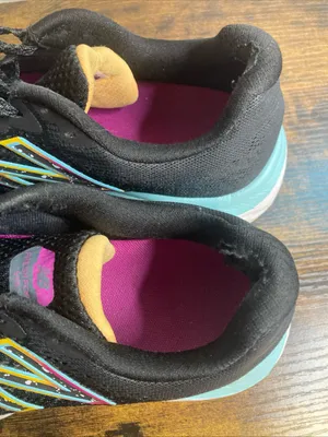 New Balance Sz 8 Womens Fresh Foam 680v7 - Black Pink Surf Light Blue Teal thumbnail 7