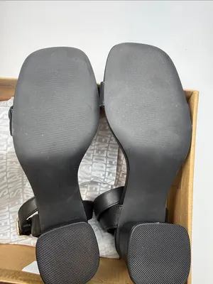 Steve Madden Women's Mindi Black Leather Sandals with Buckle Size 6.5 thumbnail 6