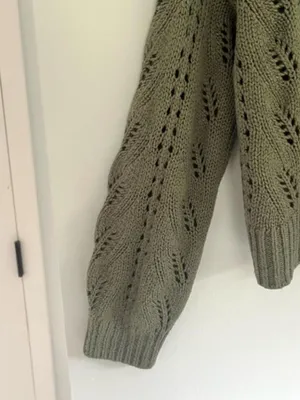 American Eagle Outfitters Olive Green Knit Cropped Cardigan thumbnail 6