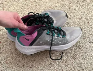 Nike  thumbnail 1