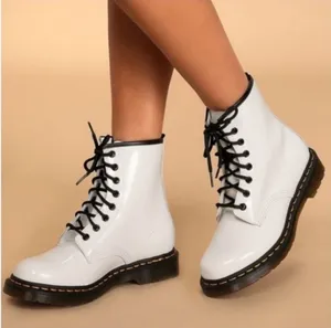 Dr. Martens 1460 WOMEN'S PATENT LEATHER LACE UP BOOTS‎ thumbnail 1