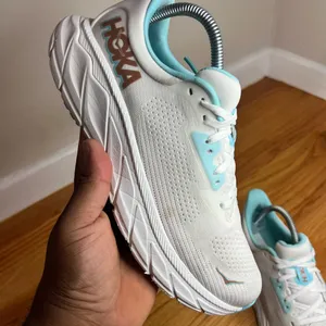 Hoka One One Arahi 7 “Frost Rose Gold” Size 9W B NO BOX thumbnail 10