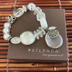 Silpada Silver and White Glass Beaded Stretch Bracelet thumbnail 2