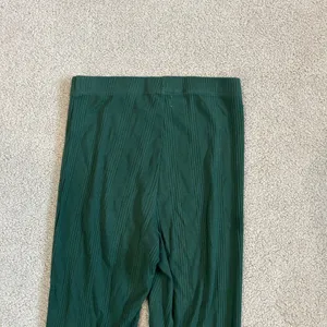 Aerie Flare Ribbed Green Leggings Sports Yoga Workout Exercise Size XS thumbnail 4