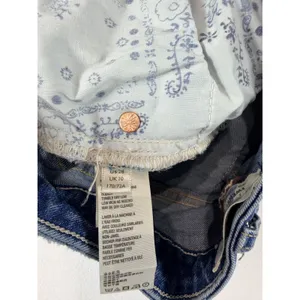 Free People We The Free Women’s Size‎ 28 Distressed High Rise Denim Shorts thumbnail 13