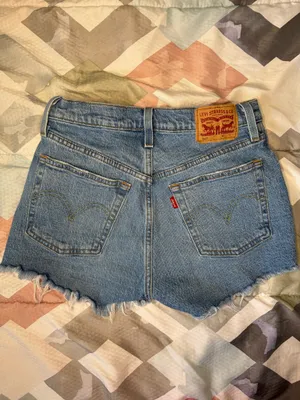 Women’s Distressed Levi’s Denim Shorts thumbnail 2